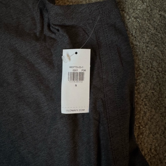 Old Navy CloudMotion Tank Top - Picture 3 of 3